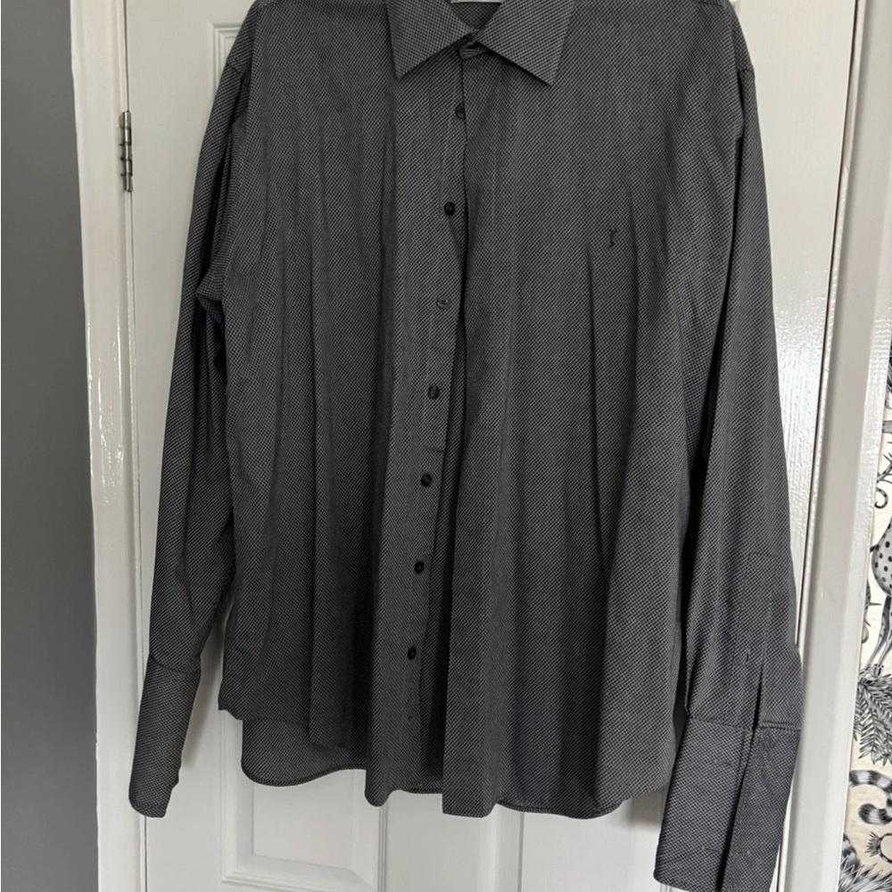 Men's Gray Button-Up Shirt